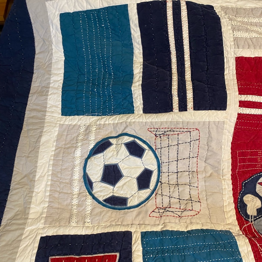 Pottery Barn Full Sports-Themed Patchwork Quilt - Picture 3 of 16